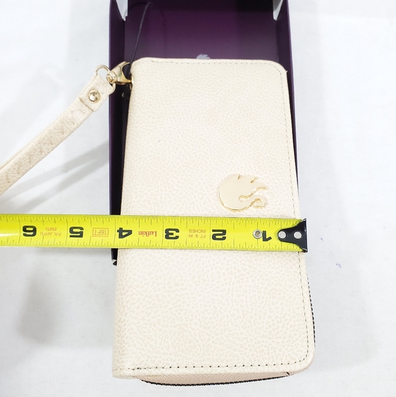 New Gloria Vanderbilt Wallet Wristlet Holds Cell P - Picture 6 of 8